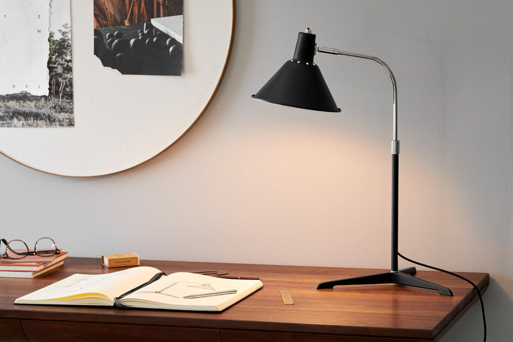 Arcon Table Lamp in black and chrome